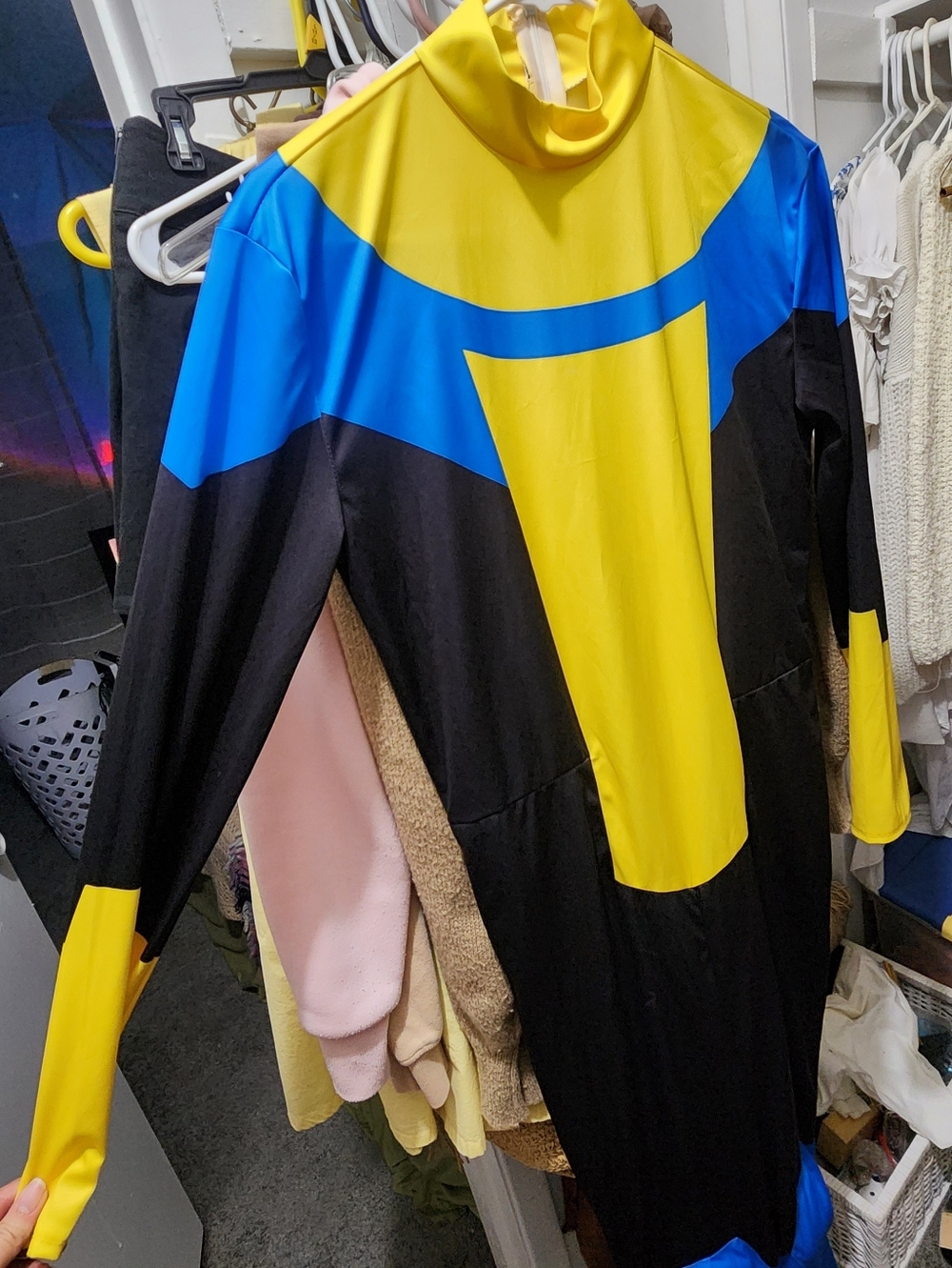 Invincible Cosplay - Picture 5 of 5